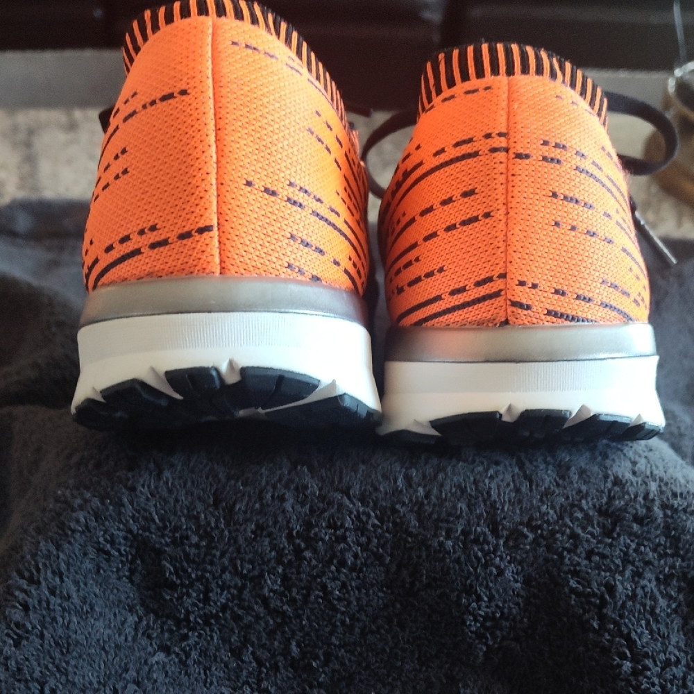 Men's Athletic Shoes Brooks Ricochet Black and Orange Athletic Shoes - Picture 5 of 5